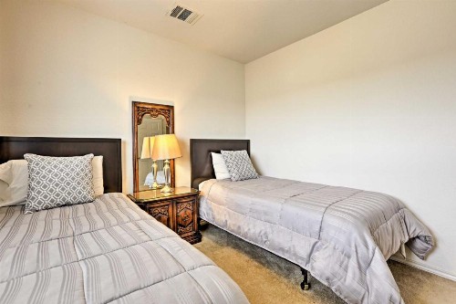 Cozy San Antonio Getaway with Yard about 12 Mi to Dtwn! - image 4