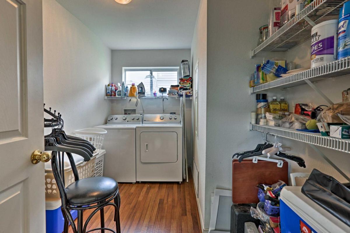 Cozy San Antonio Getaway with Yard about 12 Mi to Dtwn! - image 5