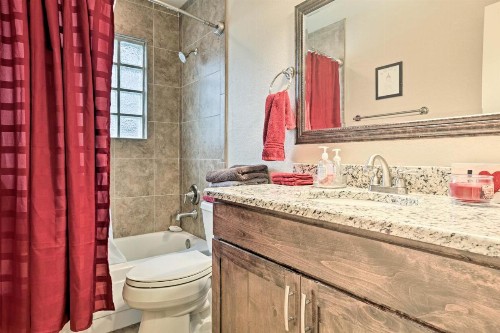 Live Oak Home - 15 Mi to Downtown San Antonio - image 11