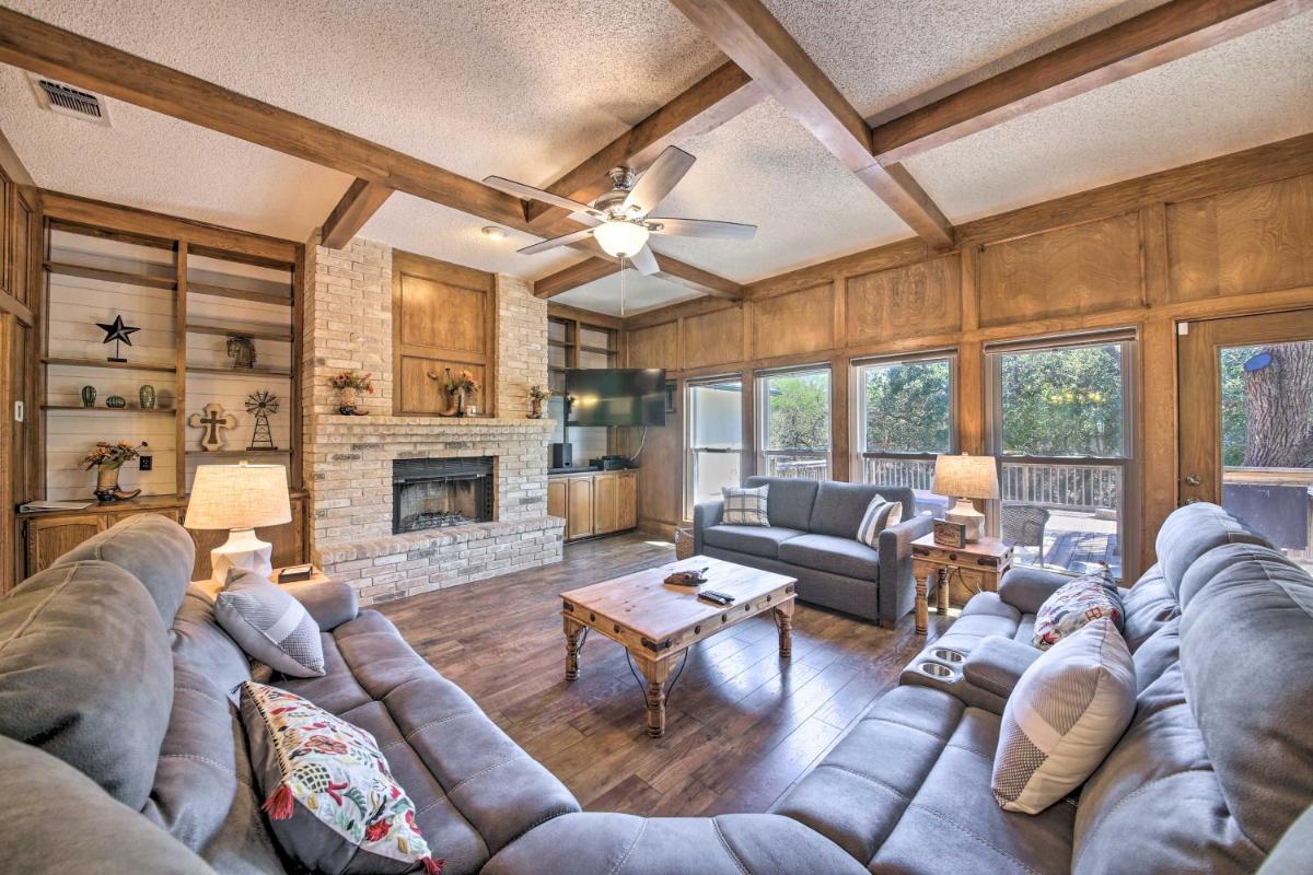 Family-Friendly Home with Hot Tub Fire Pit and Deck! - main image