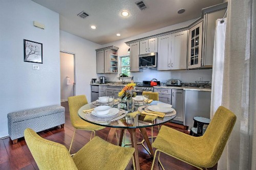 Stylish San Antonio Apt with Patio Near River Walk! - image 2