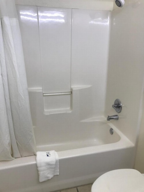 COUNTRY INN MOTEL - image 36