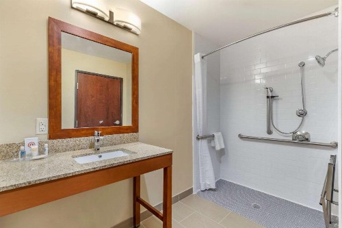 Comfort Suites San Antonio Ft. Sam Houston/SAMMC Area - image 26