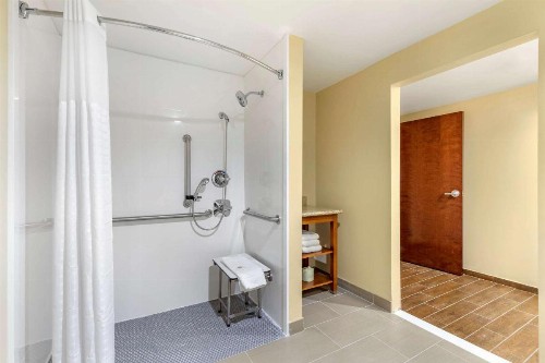 Comfort Suites San Antonio Ft. Sam Houston/SAMMC Area - image 27