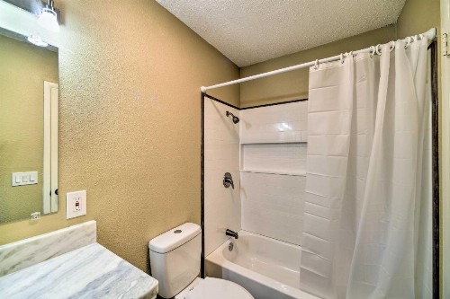 Spacious San Antonio Getaway Shop Dine Explore! - image 8