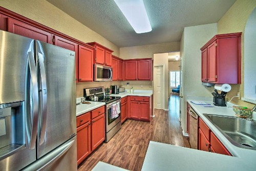 Upscale San Antonio Home with Screened-In Porch! - image 8