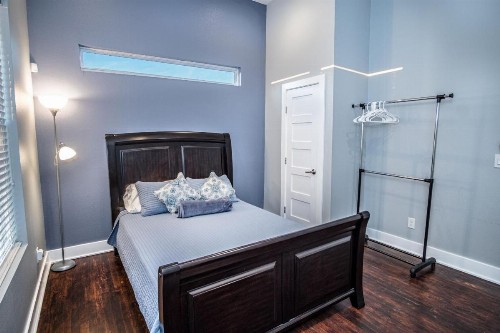 Prosperity Place Remodeled 3BR 2BA Near Downtown - image 5