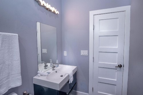 Prosperity Place Remodeled 3BR 2BA Near Downtown - image 7