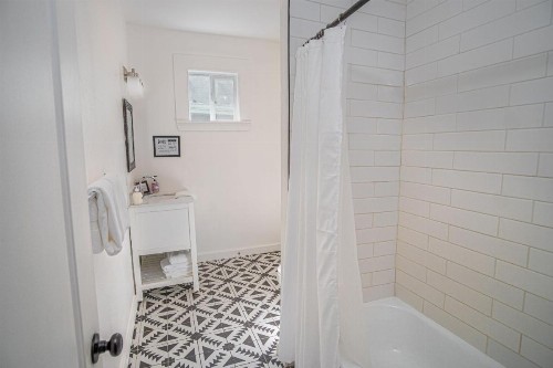 Cozy Remodeled 2br-1ba Near Downtown - image 9