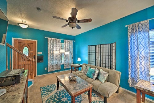 Family Home with Car for Rent 15 Mi to Downtown