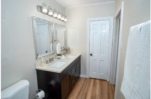 The Highland House 5BR Huge Patio 2 miles to DT - image 10