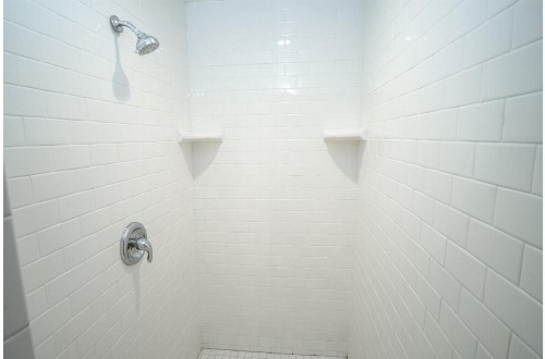 The Highland House 5BR Huge Patio 2 miles to DT - image 4