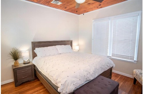 The Highland House 5BR Huge Patio 2 miles to DT - image 8
