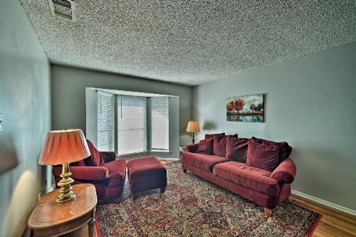 N San Antonio Family Home 8 Mi to Airport - image 3