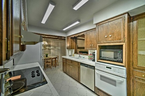N San Antonio Family Home 8 Mi to Airport - image 6