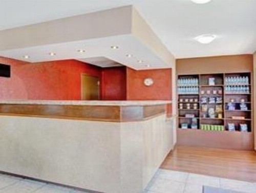 Deluxe Inn San Antonio Near Lackland AFB - image 9