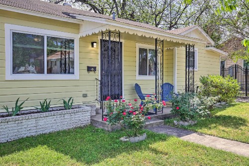 San Antonio Getaway with Porch 2 Mi to Dtwn! - image 7