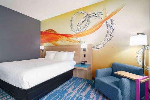 La Quinta Inn & Suites by Wyndham San Antonio Seaworld LAFB - image 15