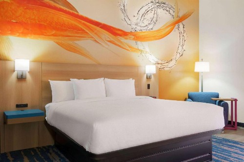 La Quinta Inn & Suites by Wyndham San Antonio Seaworld LAFB - image 16