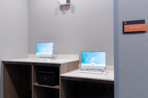 La Quinta Inn & Suites by Wyndham San Antonio Seaworld LAFB - image 37