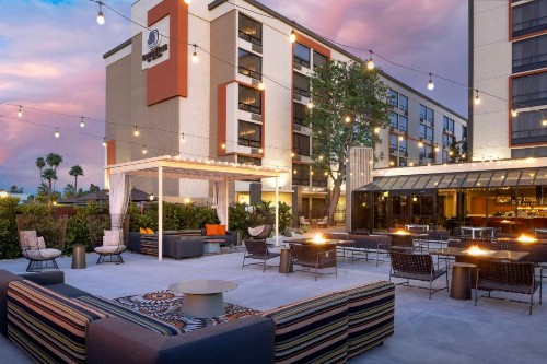 DoubleTree by Hilton San Bernardino - image 2
