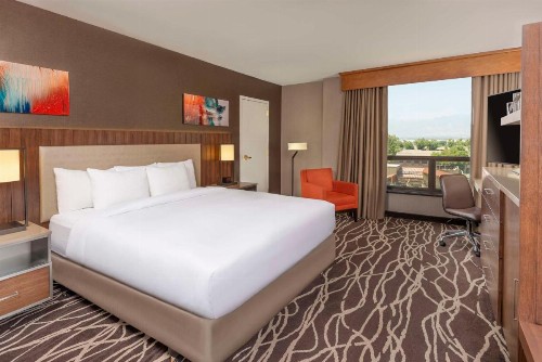 DoubleTree by Hilton San Bernardino - image 35