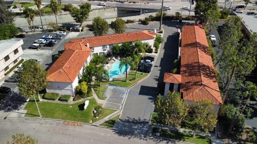 Days Inn by Wyndham San Bernardino/Redlands - image 1