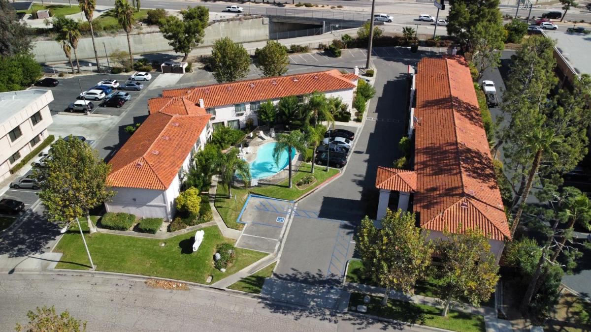 Days Inn by Wyndham San Bernardino/Redlands - main image