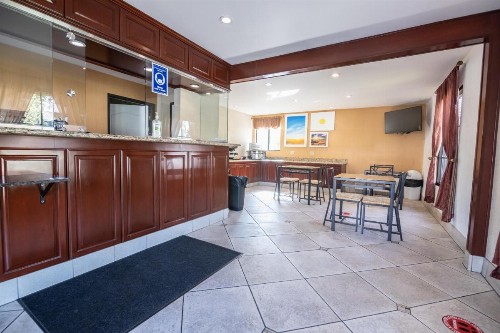 Days Inn by Wyndham San Bernardino/Redlands - image 11