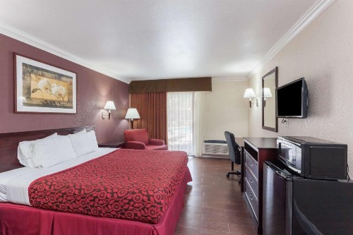Days Inn by Wyndham San Bernardino/Redlands - image 16
