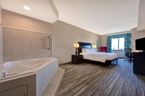 Hilton Garden Inn San Bernardino - image 42