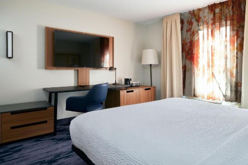 Fairfield Inn and Suites San Bernardino - image 12