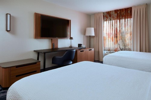 Fairfield Inn and Suites San Bernardino - image 18