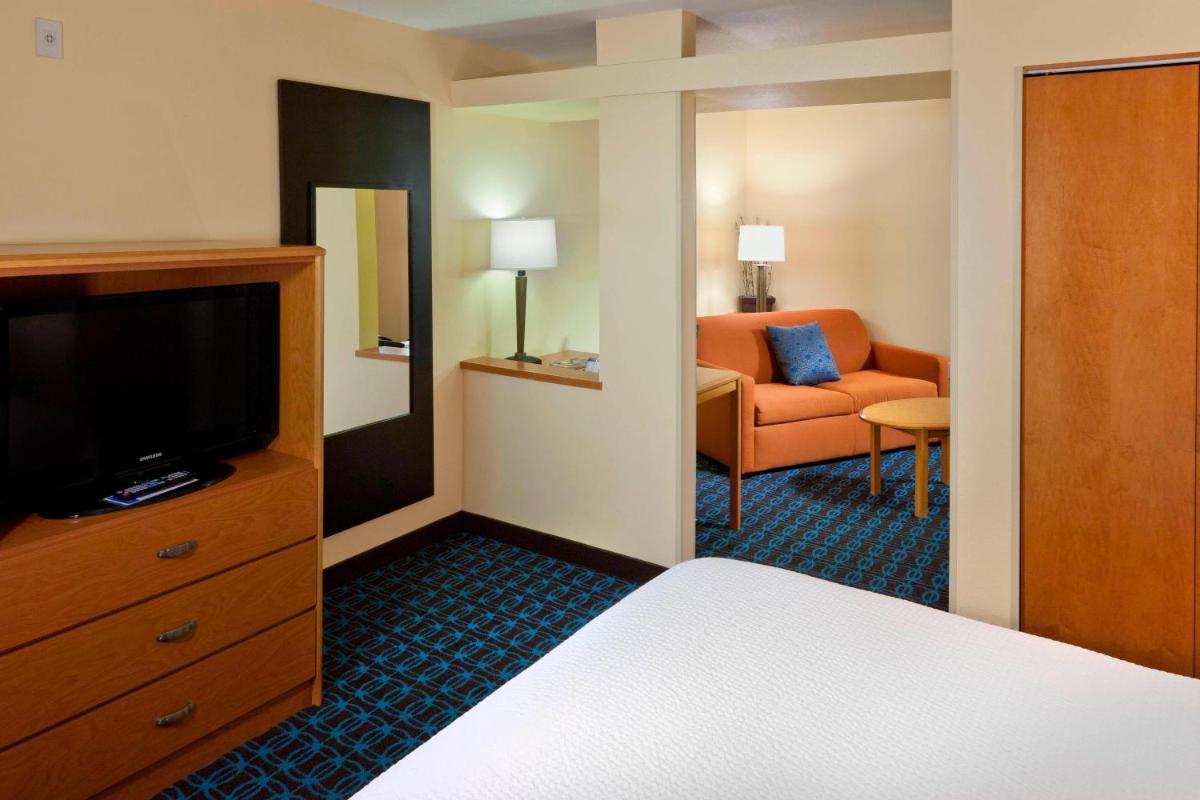 Fairfield Inn and Suites San Bernardino - image 3