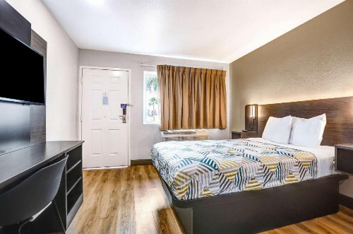 Motel 6-San Bernardino CA - South - image 16