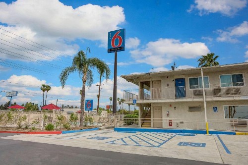 Motel 6-San Bernardino CA - South - image 4