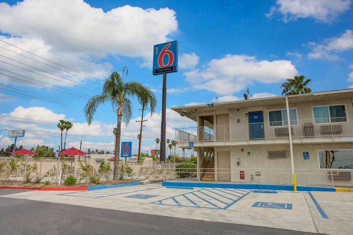 Motel 6-San Bernardino CA - South - image 4