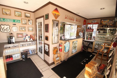 Wigwam Motel - image 2