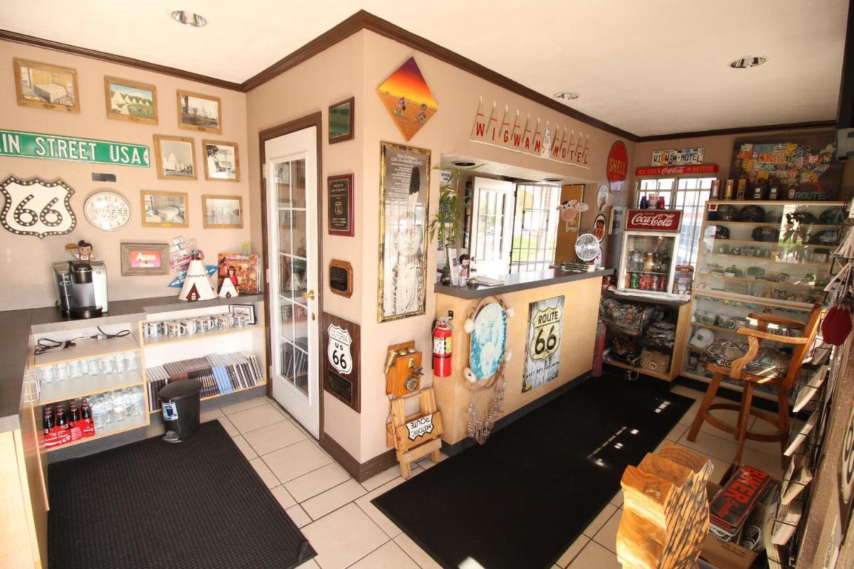 Wigwam Motel - image 2