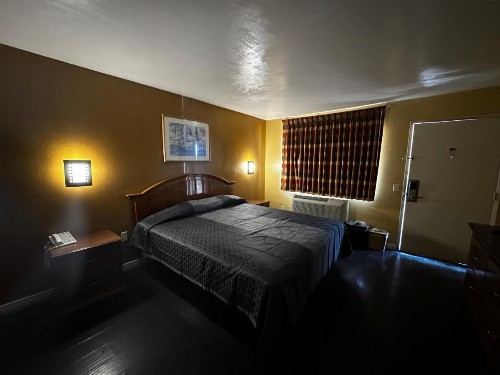 Sunpark Inn & Suites - image 3