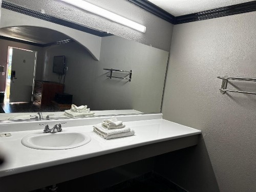 Sunpark Inn & Suites - image 31