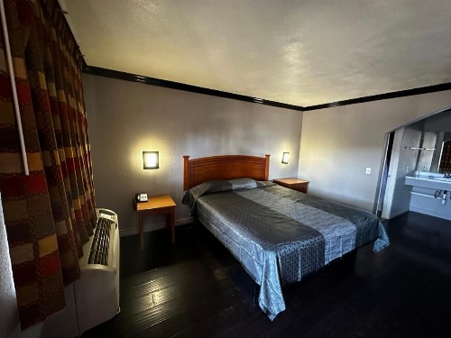 Sunpark Inn & Suites - image 7