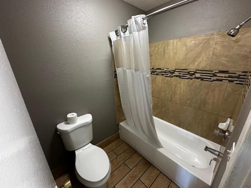 Sunpark Inn & Suites - image 9