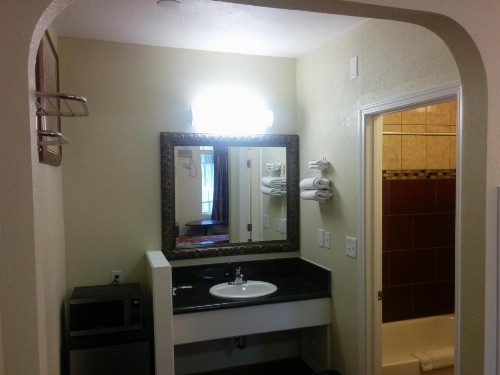 Sunshine Motel - image 18