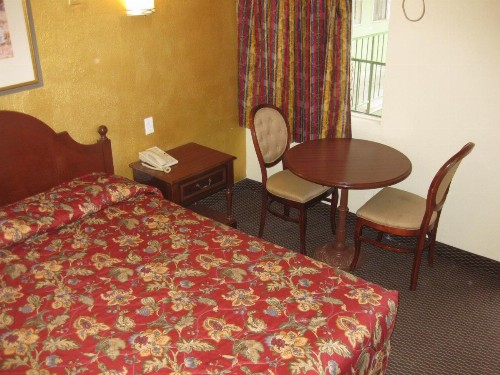 Sunshine Motel - image 29