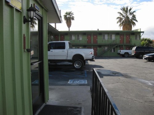 Sunshine Motel - image 7