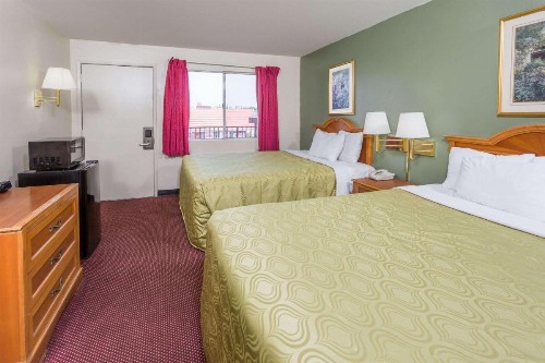 Days Inn by Wyndham in San Bernardino - image 10