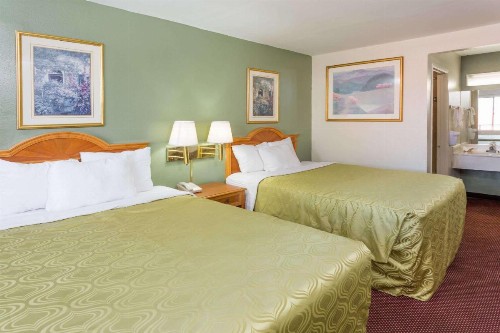 Days Inn by Wyndham in San Bernardino - image 12