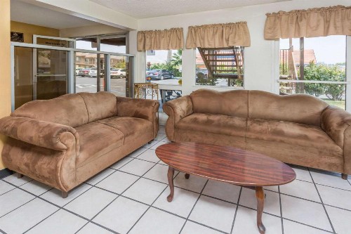 Days Inn by Wyndham in San Bernardino - image 6