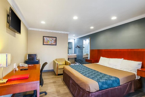 Econo Lodge San Bernardino I-215